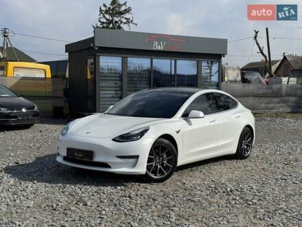 Тесла Модель 3 2020 в Бродах на Automoto.ua Белый Тесла Модель 3, объемом двигателя 0 л и пробегом 130 тыс. км за 17950 $, фото 1 на Automoto.ua