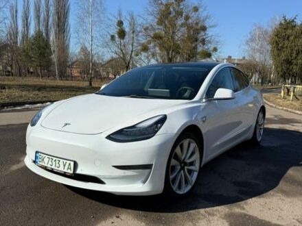 Белый Тесла Модель 3, объемом двигателя 0 л и пробегом 82 тыс. км за 16500 $, фото 1 на Automoto.ua