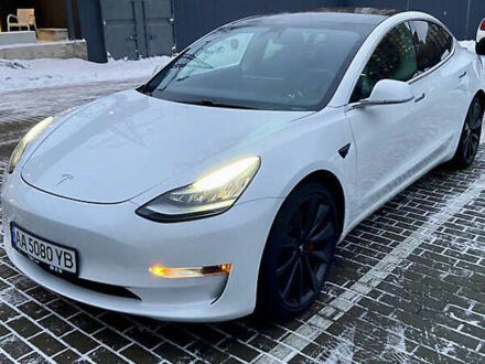 Тесла Модель 3 2020 у Києві на Automoto.ua Білий Тесла Модель 3, об'ємом двигуна 0 л та пробігом 66 тис. км за 15400 $, фото 1 на Automoto.ua