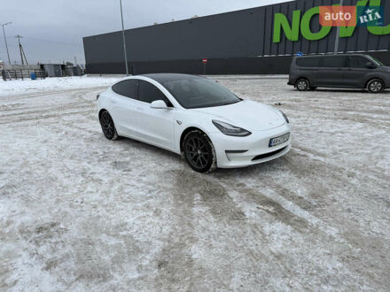 Белый Тесла Модель 3, объемом двигателя 0 л и пробегом 227 тыс. км за 14000 $, фото 1 на Automoto.ua