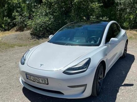 Білий Тесла Модель 3, об'ємом двигуна 0 л та пробігом 120 тис. км за 16999 $, фото 1 на Automoto.ua