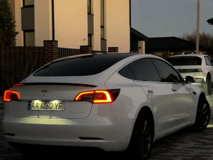 Білий Тесла Модель 3, об'ємом двигуна 0 л та пробігом 76 тис. км за 19500 $, фото 1 на Automoto.ua