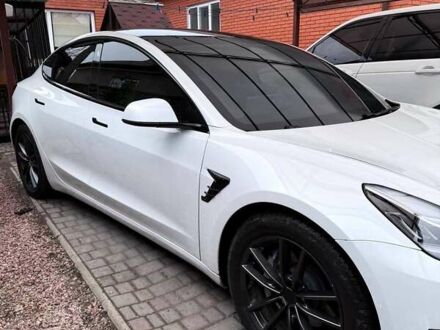 Белый Тесла Модель 3, объемом двигателя 0 л и пробегом 102 тыс. км за 19800 $, фото 1 на Automoto.ua