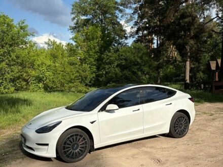 Білий Тесла Модель 3, об'ємом двигуна 0 л та пробігом 152 тис. км за 20900 $, фото 1 на Automoto.ua