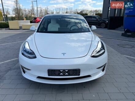 Белый Тесла Модель 3, объемом двигателя 0 л и пробегом 70 тыс. км за 17600 $, фото 1 на Automoto.ua