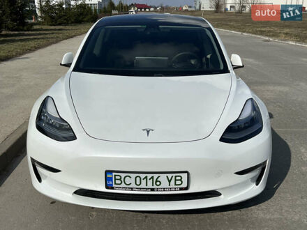 Тесла Модель 3 2020 в Коростене на Automoto.ua Белый Тесла Модель 3, объемом двигателя 0 л и пробегом 60 тыс. км за 21500 $, фото 1 на Automoto.ua