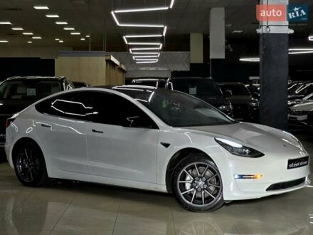 Белый Тесла Модель 3, объемом двигателя 0 л и пробегом 218 тыс. км за 18499 $, фото 1 на Automoto.ua