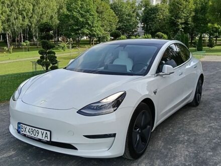Белый Тесла Модель 3, объемом двигателя 0 л и пробегом 52 тыс. км за 16500 $, фото 1 на Automoto.ua