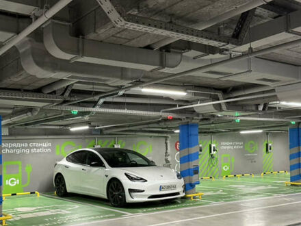 Белый Тесла Модель 3, объемом двигателя 0 л и пробегом 65 тыс. км за 35000 $, фото 1 на Automoto.ua