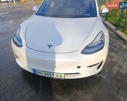 Білий Тесла Модель 3, об'ємом двигуна 0 л та пробігом 138 тис. км за 17000 $, фото 1 на Automoto.ua