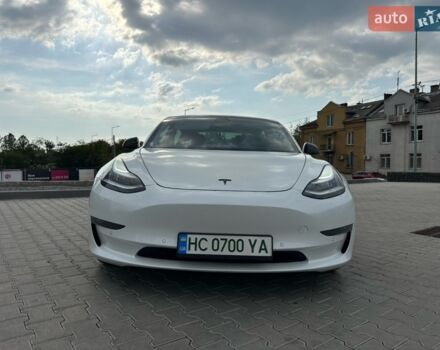 Белый Тесла Модель 3, объемом двигателя 0 л и пробегом 144 тыс. км за 18000 $, фото 1 на Automoto.ua