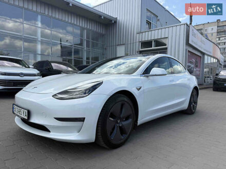 Тесла Модель 3 2020 в Киеве на Automoto.ua Белый Тесла Модель 3, объемом двигателя 0 л и пробегом 57 тыс. км за 23900 $, фото 1 на Automoto.ua