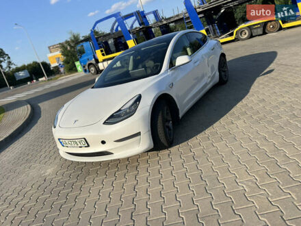 Тесла Модель 3 2020 у Києві на Automoto.ua Білий Тесла Модель 3, об'ємом двигуна 0 л та пробігом 217 тис. км за 13500 $, фото 1 на Automoto.ua
