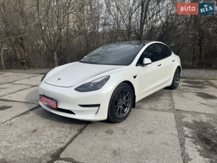 Белый Тесла Модель 3, объемом двигателя 0 л и пробегом 44 тыс. км за 18900 $, фото 1 на Automoto.ua