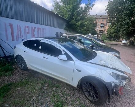 Білий Тесла Модель 3, об'ємом двигуна 0 л та пробігом 197 тис. км за 10850 $, фото 1 на Automoto.ua