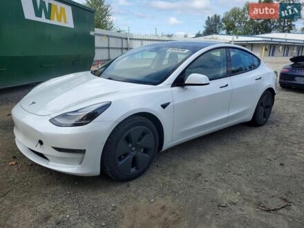 Белый Тесла Модель 3, объемом двигателя 0 л и пробегом 80 тыс. км за 5500 $, фото 1 на Automoto.ua