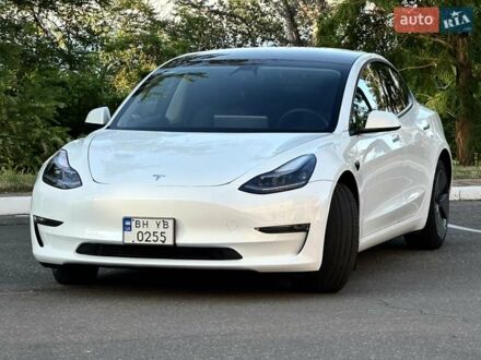 Тесла Модель 3 2021 у Одесі на Automoto.ua Білий Тесла Модель 3, об'ємом двигуна 0 л та пробігом 50 тис. км за 22900 $, фото 1 на Automoto.ua