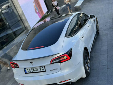 Тесла Модель 3 2021 в Одессе на Automoto.ua Белый Тесла Модель 3, объемом двигателя 0 л и пробегом 51 тыс. км за 22000 $, фото 1 на Automoto.ua