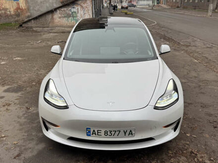 Белый Тесла Модель 3, объемом двигателя 0 л и пробегом 67 тыс. км за 23000 $, фото 1 на Automoto.ua
