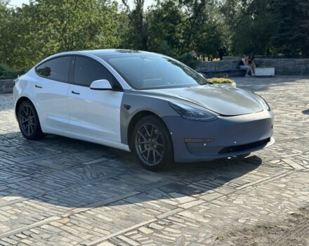 Белый Тесла Модель 3, объемом двигателя 0 л и пробегом 200 тыс. км за 13500 $, фото 1 на Automoto.ua