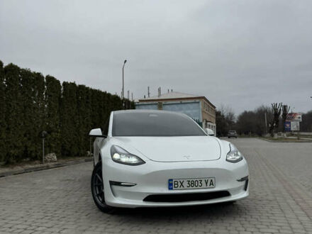 Тесла Модель 3 2021 у Дунаевцах на Automoto.ua Білий Тесла Модель 3, об'ємом двигуна 0 л та пробігом 110 тис. км за 18000 $, фото 1 на Automoto.ua