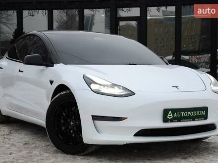 Білий Тесла Модель 3, об'ємом двигуна 0 л та пробігом 37 тис. км за 17999 $, фото 1 на Automoto.ua