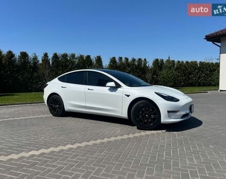 Белый Тесла Модель 3, объемом двигателя 0 л и пробегом 70 тыс. км за 20000 $, фото 1 на Automoto.ua