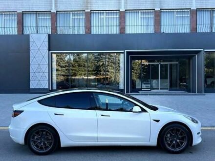 Белый Тесла Модель 3, объемом двигателя 0 л и пробегом 90 тыс. км за 18000 $, фото 1 на Automoto.ua