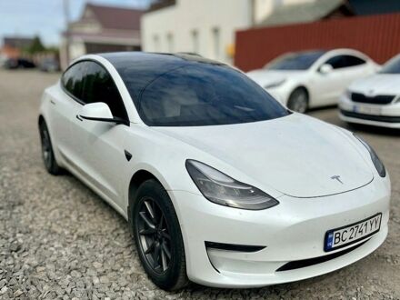 Білий Тесла Модель 3, об'ємом двигуна 0 л та пробігом 59 тис. км за 21500 $, фото 1 на Automoto.ua