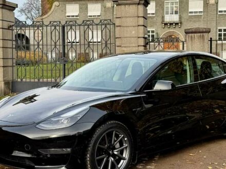 Білий Тесла Модель 3, об'ємом двигуна 0 л та пробігом 77 тис. км за 11500 $, фото 1 на Automoto.ua