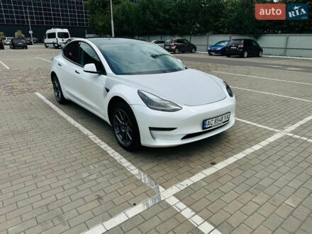 Білий Тесла Модель 3, об'ємом двигуна 0 л та пробігом 144 тис. км за 16200 $, фото 1 на Automoto.ua