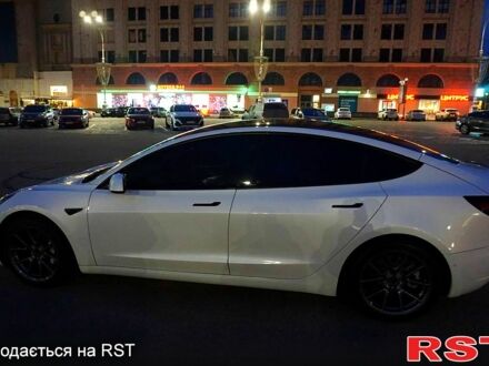 Белый Тесла Модель 3, объемом двигателя 0 л и пробегом 95 тыс. км за 18500 $, фото 1 на Automoto.ua