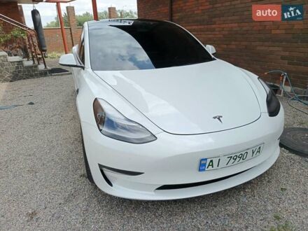 Тесла Модель 3 2021 в Киеве на Automoto.ua Белый Тесла Модель 3, объемом двигателя 0 л и пробегом 70 тыс. км за 18400 $, фото 1 на Automoto.ua