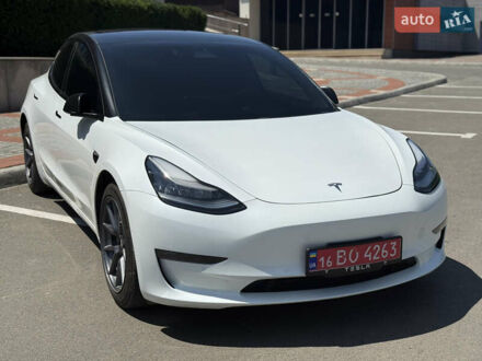 Тесла Модель 3 2021 у Белгород-Днестровском на Automoto.ua Білий Тесла Модель 3, об'ємом двигуна 0 л та пробігом 63 тис. км за 19500 $, фото 1 на Automoto.ua
