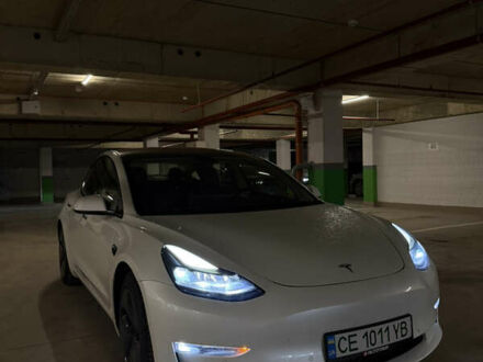 Белый Тесла Модель 3, объемом двигателя 0 л и пробегом 67 тыс. км за 24500 $, фото 1 на Automoto.ua