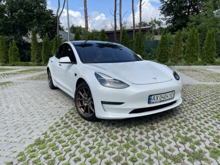 Тесла Модель 3 2021 в Харькове на Automoto.ua Белый Тесла Модель 3, объемом двигателя 0 л и пробегом 69 тыс. км за 20000 $, фото 1 на Automoto.ua