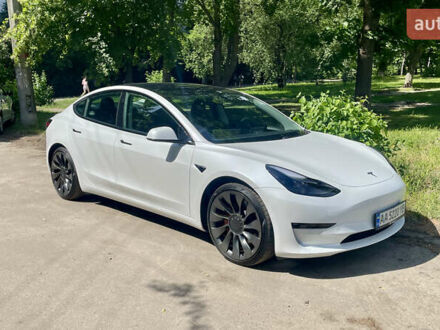 Тесла Модель 3 2021 у Києві на Automoto.ua Білий Тесла Модель 3, об'ємом двигуна 0 л та пробігом 49 тис. км за 27999 $, фото 1 на Automoto.ua