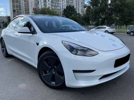Тесла Модель 3 2021 в Киеве на Automoto.ua Белый Тесла Модель 3, объемом двигателя 0 л и пробегом 66 тыс. км за 13700 $, фото 1 на Automoto.ua