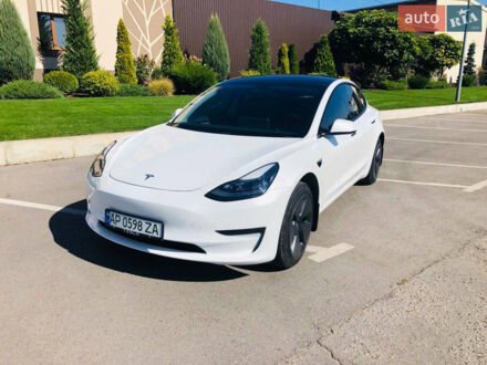Белый Тесла Модель 3, объемом двигателя 0 л и пробегом 47 тыс. км за 25500 $, фото 1 на Automoto.ua