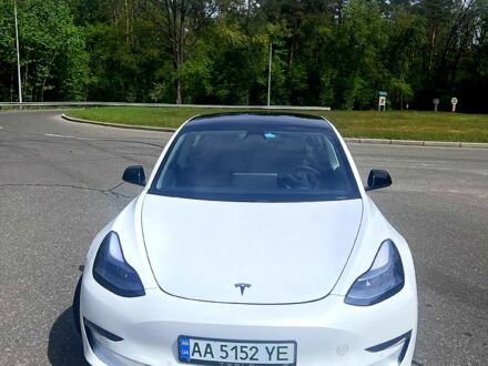 Білий Тесла Модель 3, об'ємом двигуна 0.32 л та пробігом 95 тис. км за 16999 $, фото 1 на Automoto.ua