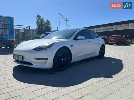 Тесла Модель 3 2021 у Житомирі на Automoto.ua Білий Тесла Модель 3, об'ємом двигуна 0 л та пробігом 68 тис. км за 25500 $, фото 1 на Automoto.ua