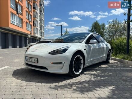 Білий Тесла Модель 3, об'ємом двигуна 0 л та пробігом 75 тис. км за 20400 $, фото 1 на Automoto.ua