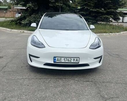Білий Тесла Модель 3, об'ємом двигуна 0 л та пробігом 70 тис. км за 12000 $, фото 1 на Automoto.ua