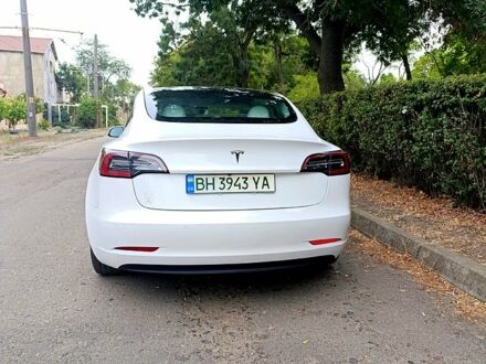 Тесла Модель 3 2021 в Одессе на Automoto.ua Белый Тесла Модель 3, объемом двигателя 0 л и пробегом 42 тыс. км за 20000 $, фото 1 на Automoto.ua
