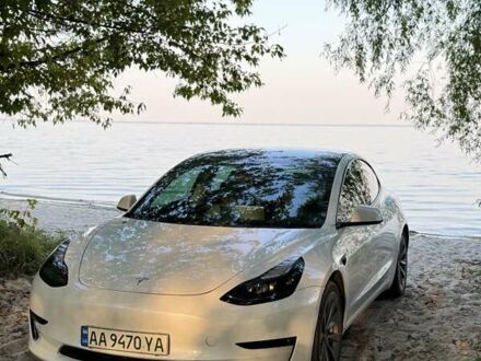 Тесла Модель 3 2021 у Києві на Automoto.ua Білий Тесла Модель 3, об'ємом двигуна 0 л та пробігом 97 тис. км за 22000 $, фото 1 на Automoto.ua