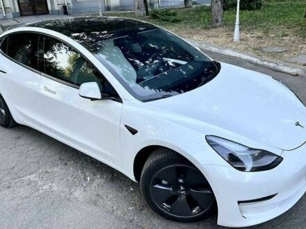 Білий Тесла Модель 3, об'ємом двигуна 0 л та пробігом 50 тис. км за 20500 $, фото 1 на Automoto.ua