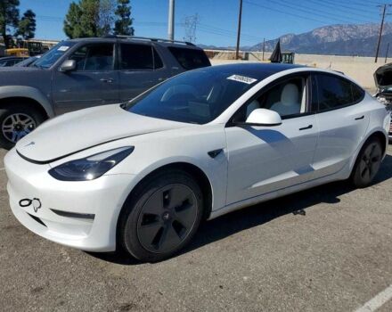 Белый Тесла Модель 3, объемом двигателя 0 л и пробегом 62 тыс. км за 4900 $, фото 1 на Automoto.ua