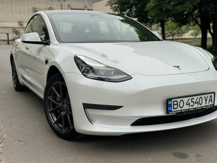 Тесла Модель 3 2021 у Дніпро (Дніпропетровську) на Automoto.ua Білий Тесла Модель 3, об'ємом двигуна 0 л та пробігом 75 тис. км за 16000 $, фото 1 на Automoto.ua