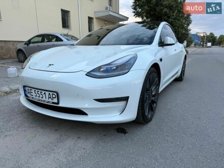 Білий Тесла Модель 3, об'ємом двигуна 0 л та пробігом 51 тис. км за 24999 $, фото 1 на Automoto.ua