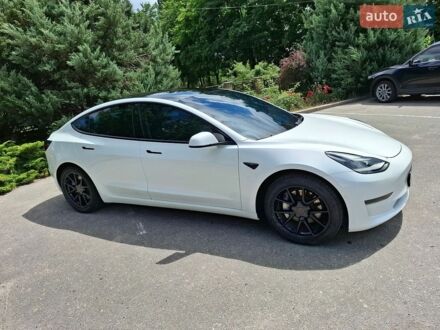 Білий Тесла Модель 3, об'ємом двигуна 0 л та пробігом 118 тис. км за 17600 $, фото 1 на Automoto.ua